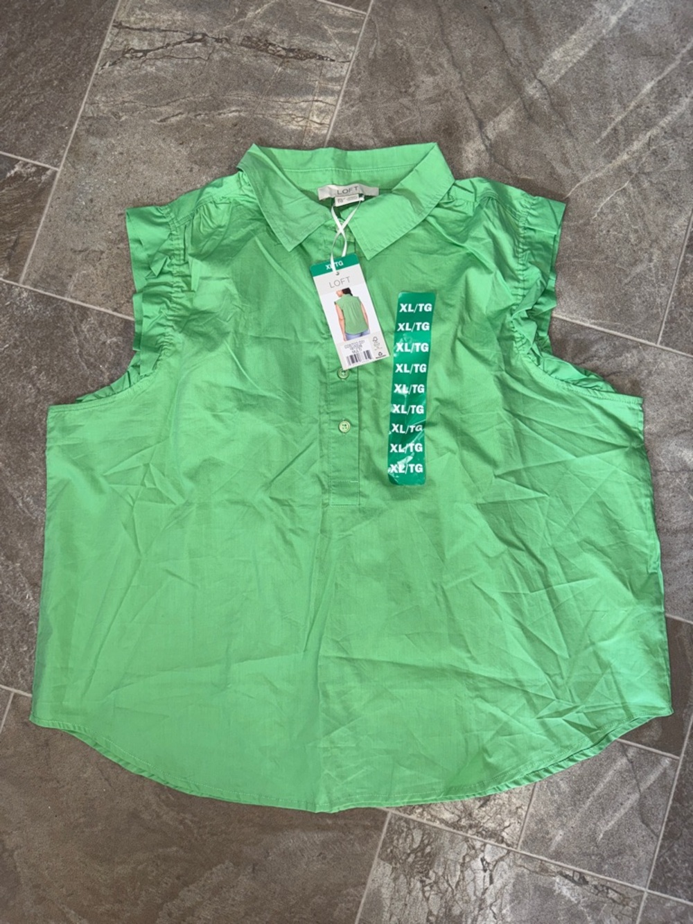 Loft kelly green Green Sleeveless Ruffle Top 3/4” button down NWT XL